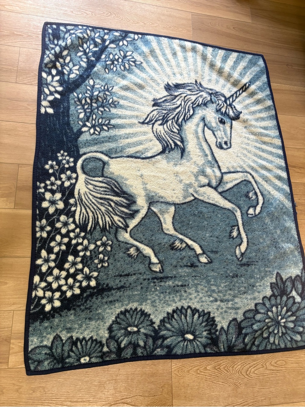 Vtg Cannon Ibena Blue White Unicorn Floral Throw Blanket Reversible 70x56”